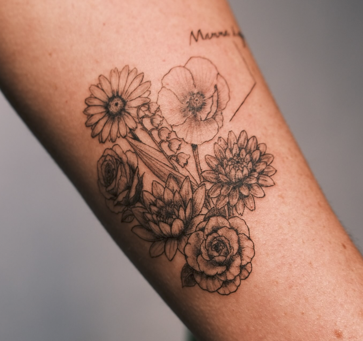 Pièce de tatouage noir et gris style planche naturaliste